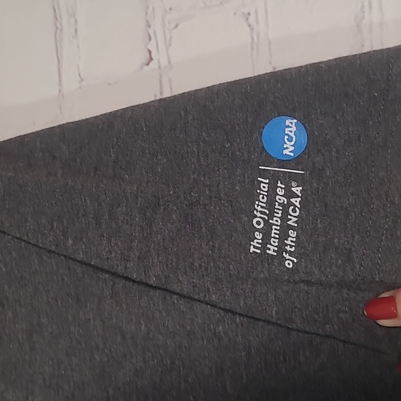 Wendy's Employee Merch Graphic Tee Tshirt Front & Back Gray Womens Size Small - Picture 13 of 16